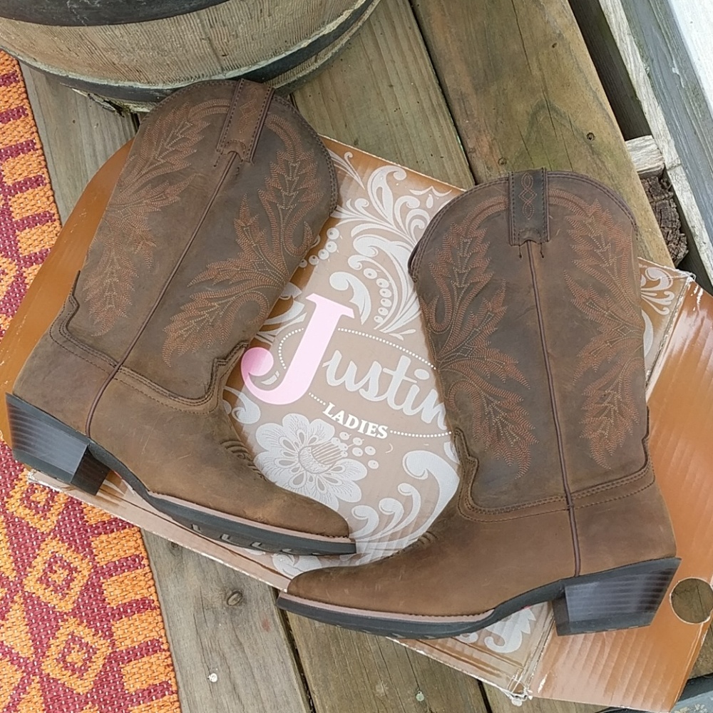 Brown Cowboy Boots Justin's Boots Ladies NWT! 8.5